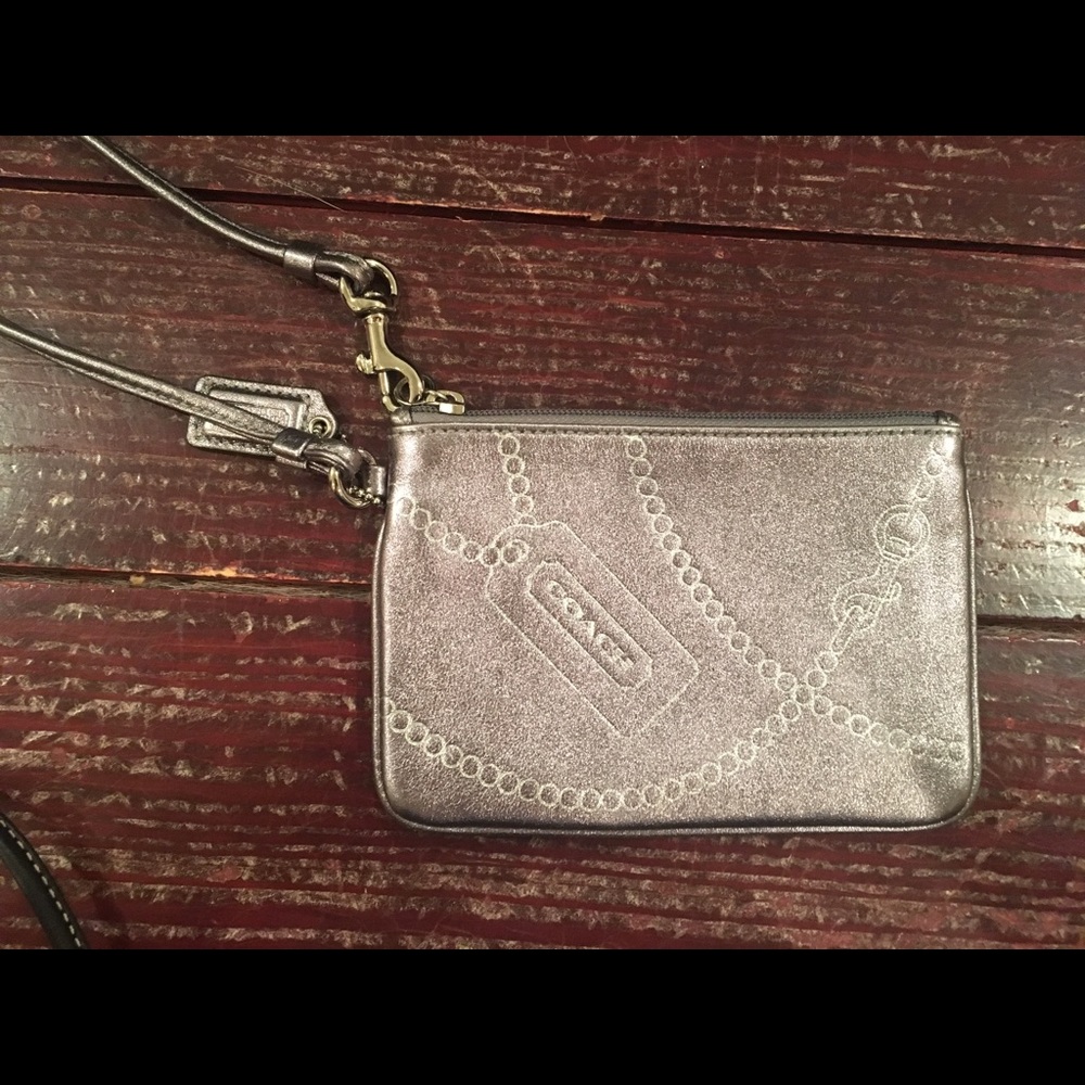 Coach Wristlet Silver/Pewter EUC